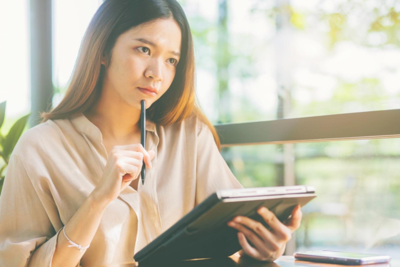 Espace de travail moderne pour la gestion financière
